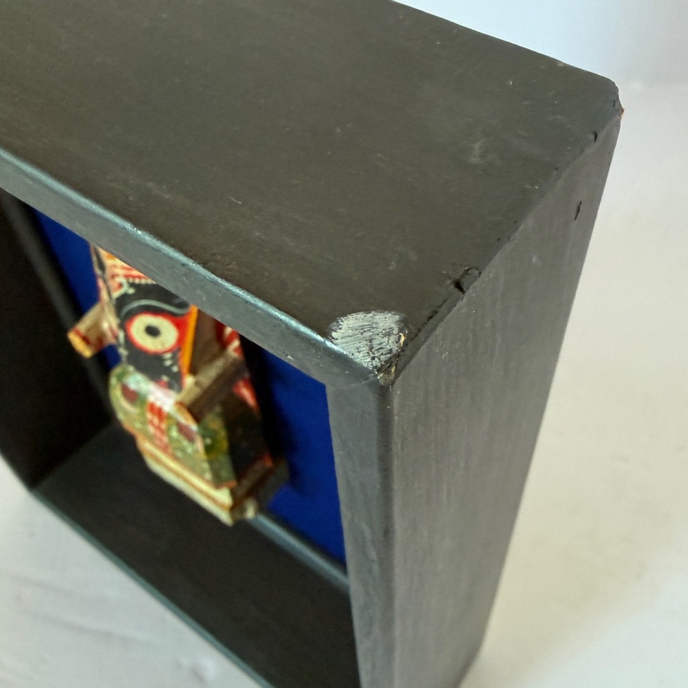 Vintage Framed Hand-Carved Jagannath Wooden Figurine from India Blue Velvet - Picture 11 of 15